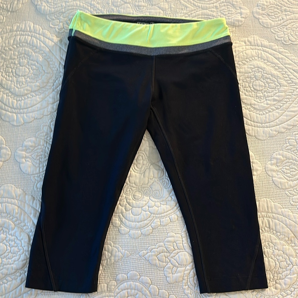 Black & Lime green MPG capri leggings